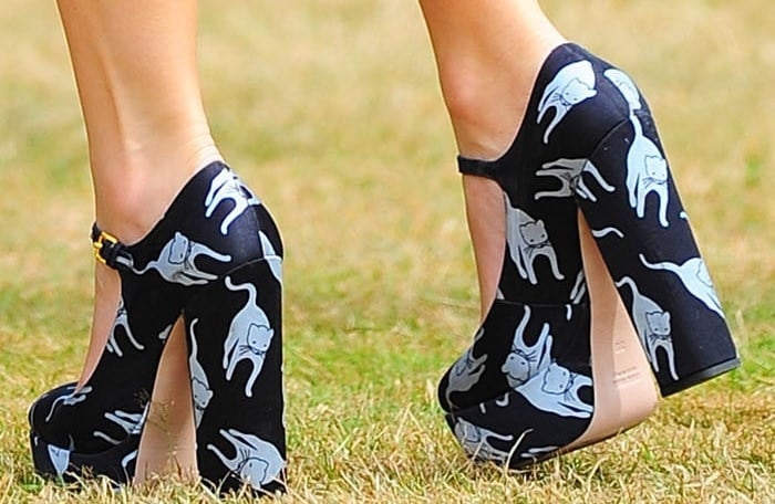 Pixie Lott wearing satin cat print Mary Janes from the Miu Miu Spring 2010 RTW collection