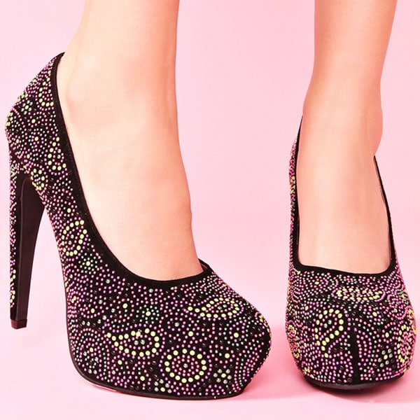 What I like about this Jeffrey Campbell pump is that they've put a bit of art into the design