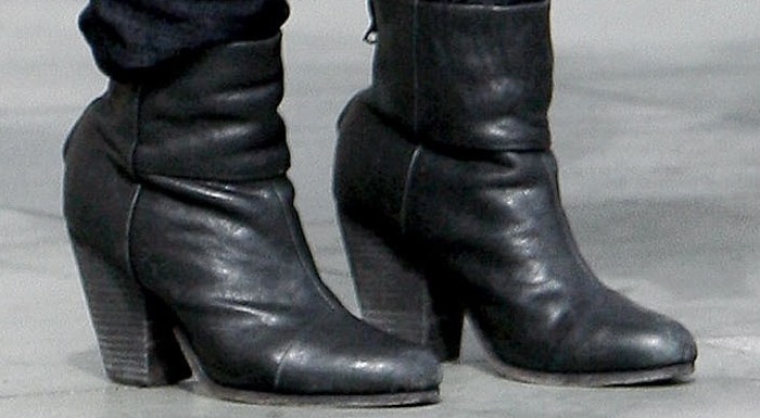 Isla Fisher's Rag & Bone boots