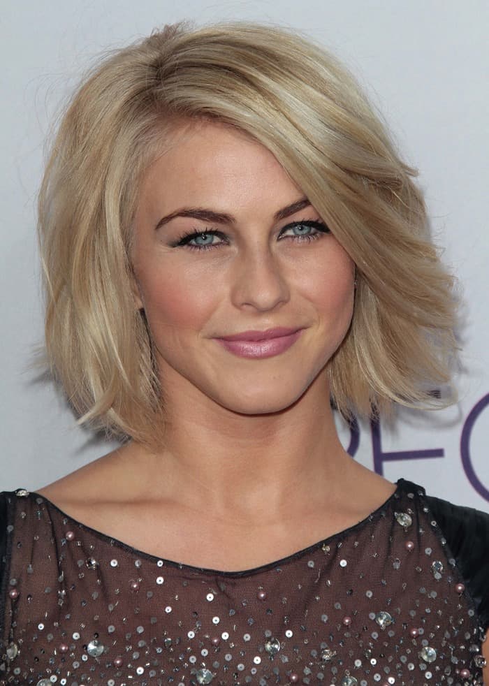 Julianne Hough In Tony Ward Couture – 2013 People’s Choice Awards