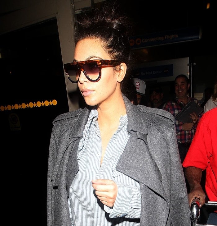 Pregnant Kim Kardashian at the LAX airport in Los Angeles on January 12, 2013