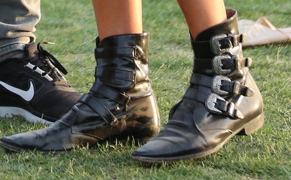 Kate Bosworth wearing flat buckle boots