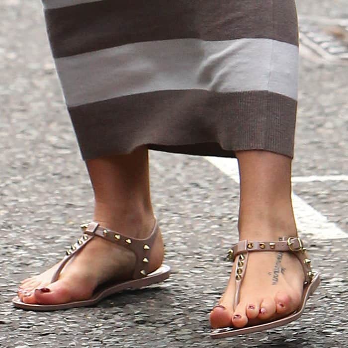 A closer look at Jenna's feet, looking very comfy in these stylish sandals