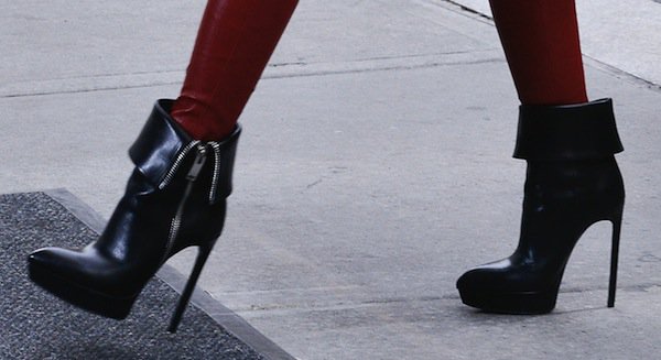 Hayden Panettiere in high-heeled Saint Laurent Classic Janis boots