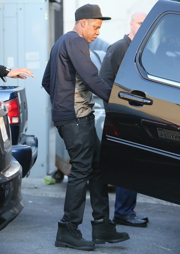 Jay Z leaving through the rear entrance of Crossroads Restaurant after having lunch