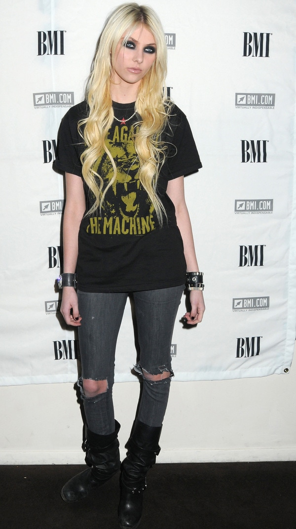 Taylor Momsen wearing ripped jeans