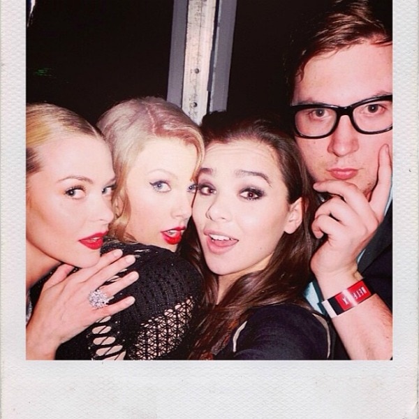 Jaime King with Taylor Swift, Hailee Steinfeld, and Justin Campbell
