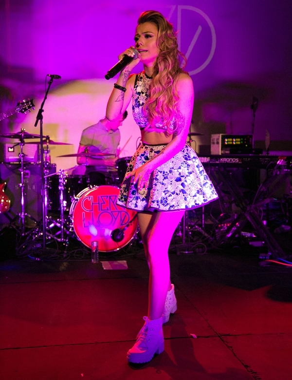Cher Lloyd Hollywood Rocks Performance2