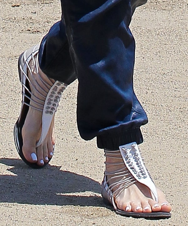 Gwen Stefani wearing L.A.M.B. sandals