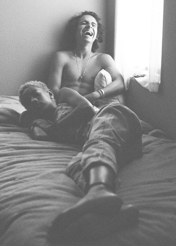 13-year-old Willow Smith in bed with a 20-year-old man