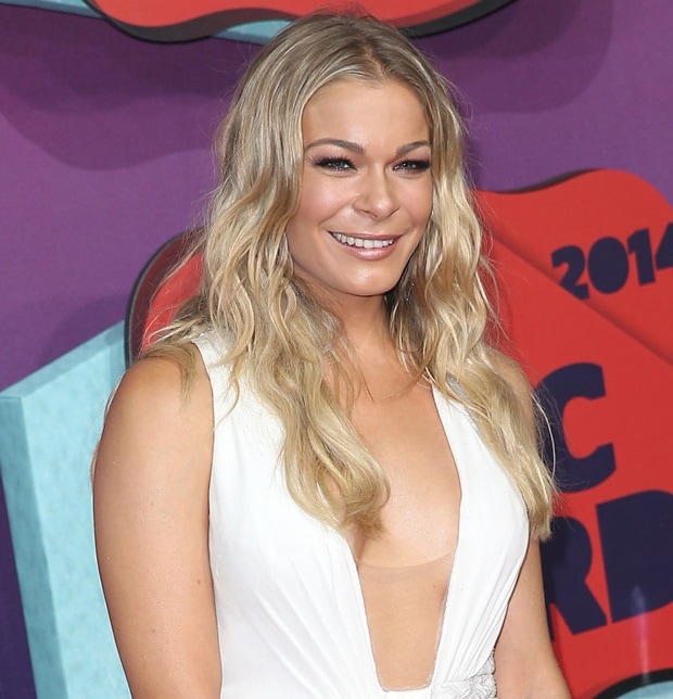 LeAnn Rimes accessorized with H. Stern jewelry