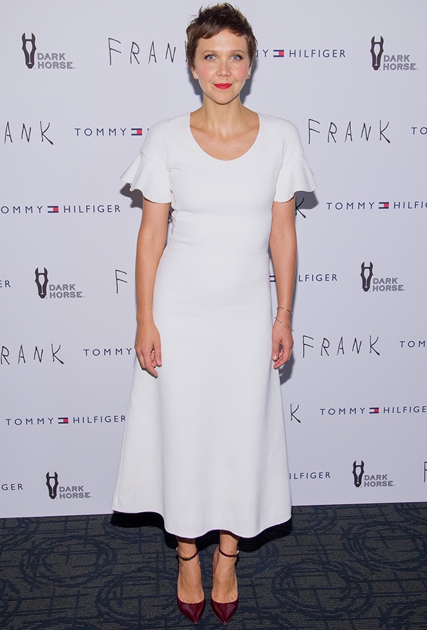 Maggie Gyllenhaal showcased her simple but elegant style in an age-appropriate white dress from Derek Lam’s Resort 2015 collection