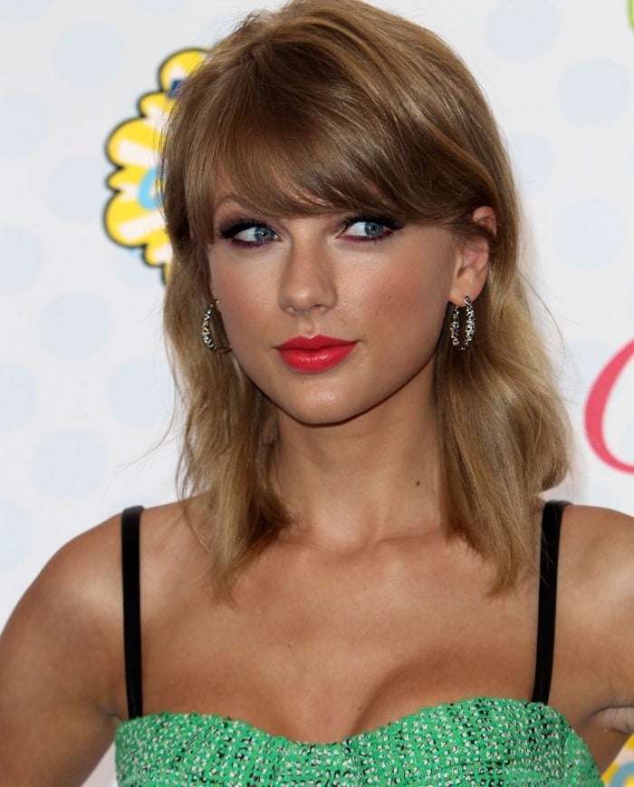 Taylor Swift's rose gold hoop earrings by EFFY Jewelry