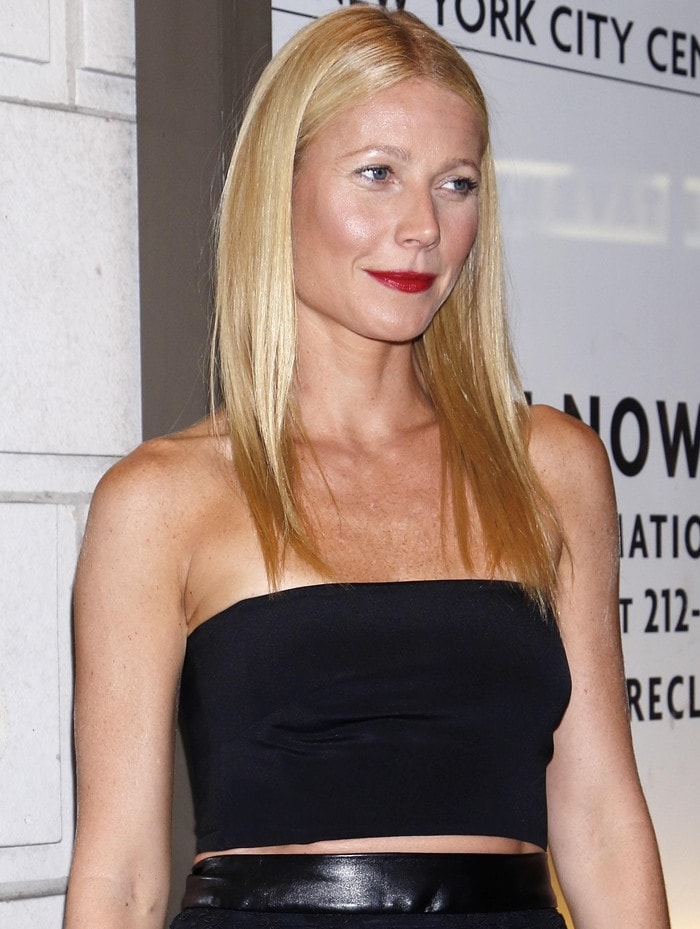 Gwyneth Paltrow flashing her midriff at the opening night of The Country House at the Friedman Theatre in New York City on October 2, 2014