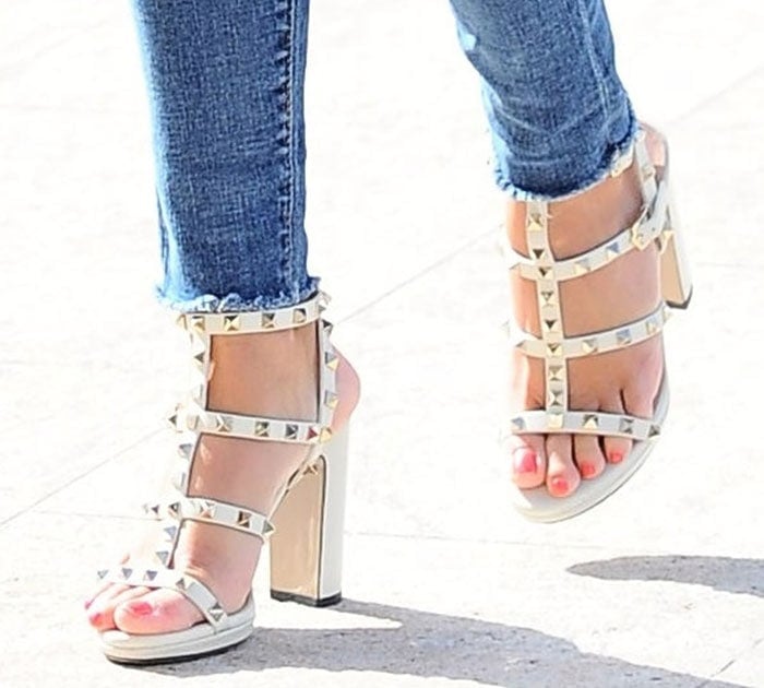 Reese-Witherspoon-Valentino-Rockstud-Sandals-White-1