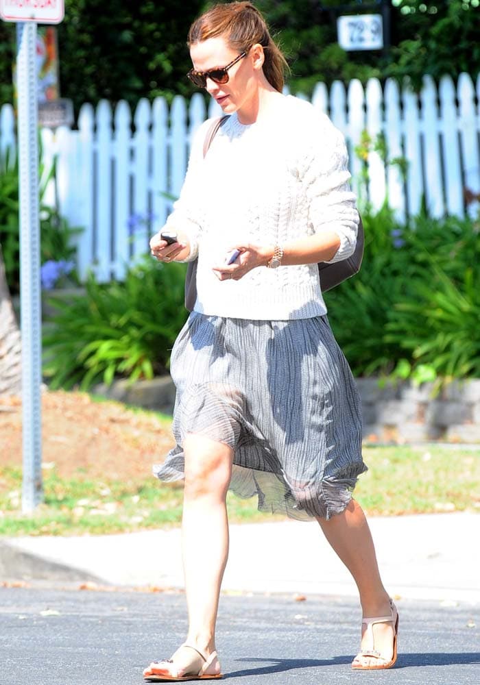 Jennifer Garner leaves counseling in Brentwood on October 4, 2015