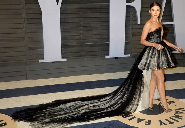 Hailee Steinfeld wearing Giambattista Valli at the 2018 Vanity Fair Oscar Party
