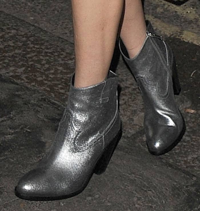 lady-gaga-saint-laurent-curtis-silver-metallic-boots-1