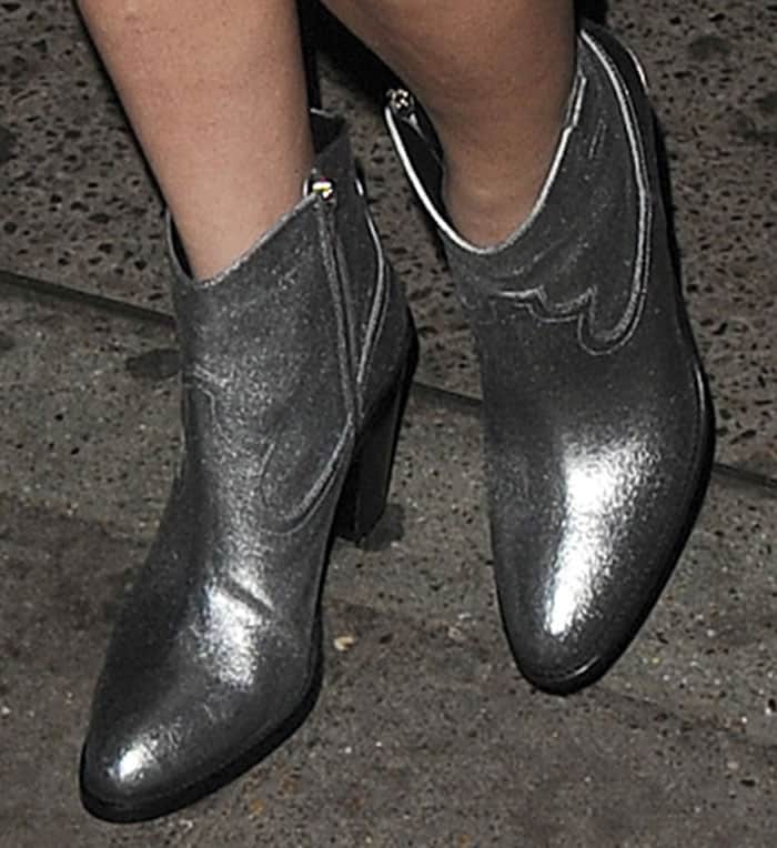 lady-gaga-saint-laurent-curtis-silver-metallic-boots