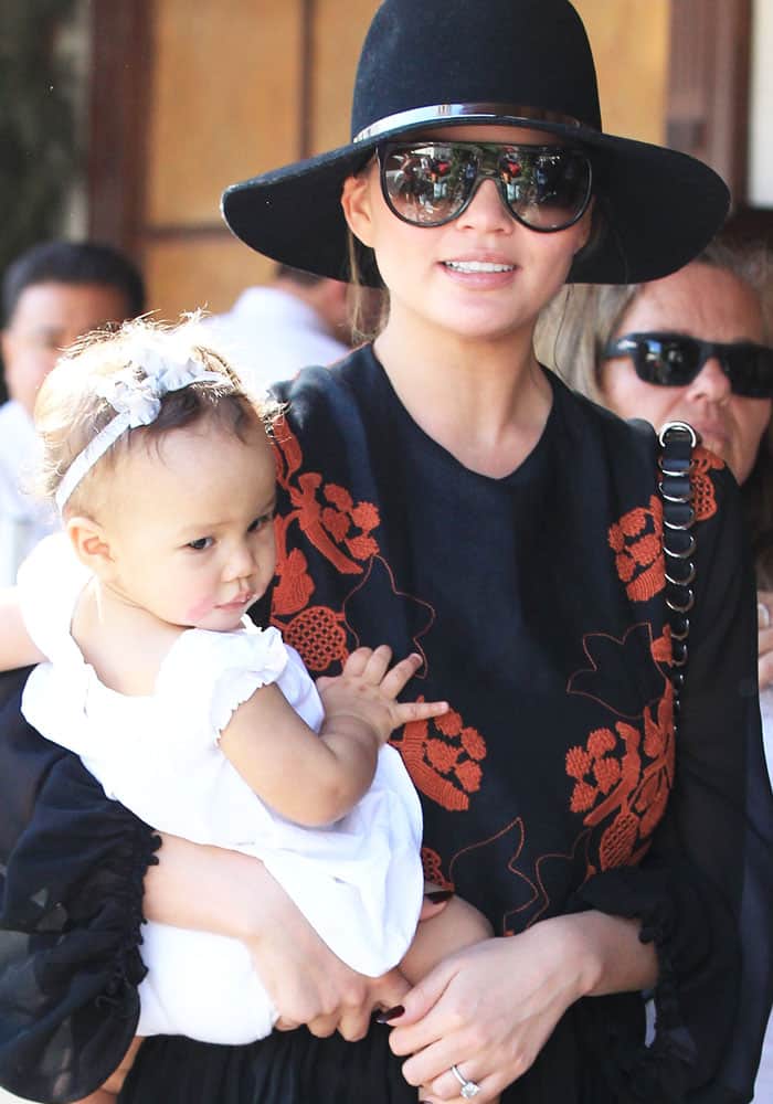 Chrissy Teigen takes her daughter Luna to Il Pastaio in Los Angeles for lunch on March 3, 2017