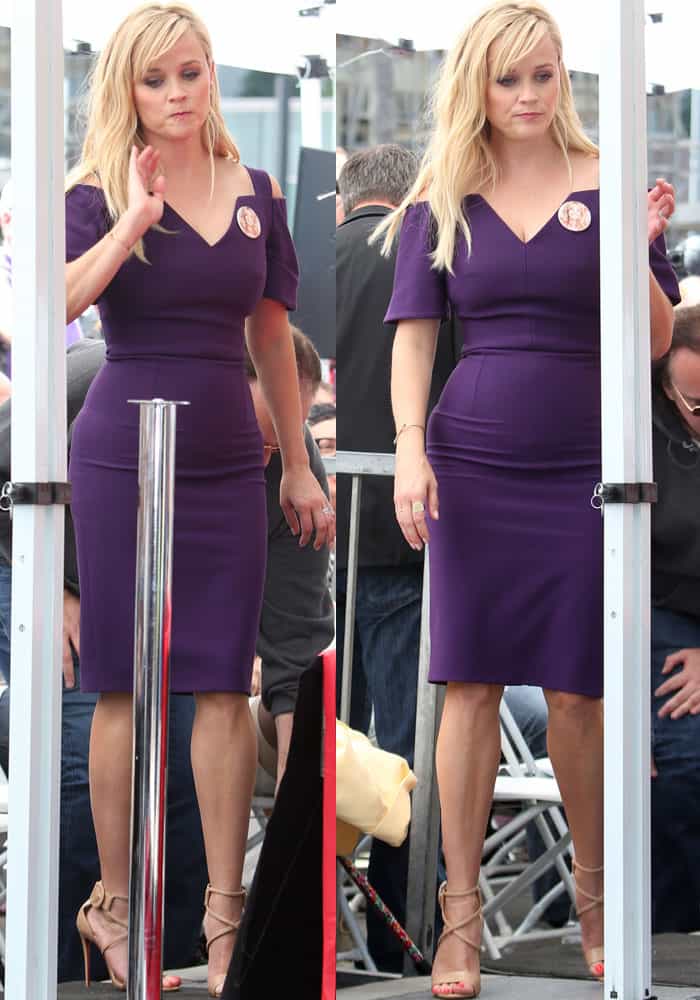 Reese wore the striking purple "Awalton" dress by Roland Mouret
