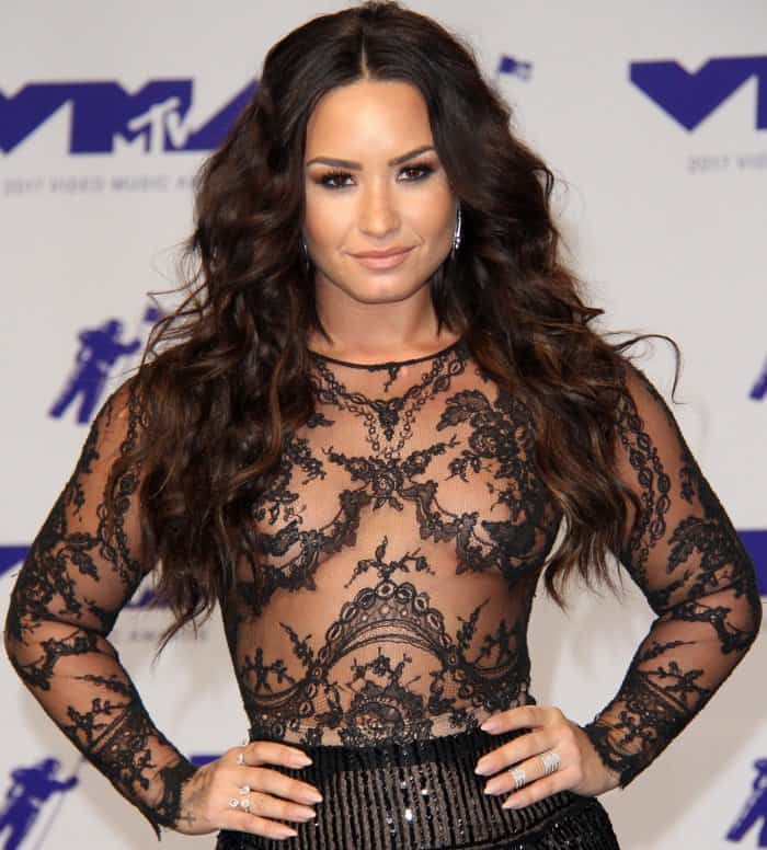 Demi Lovato wearing an all-black Zuhair Murad Fall 2016 Couture ensemble at the 2017 MTV Video Music Awards