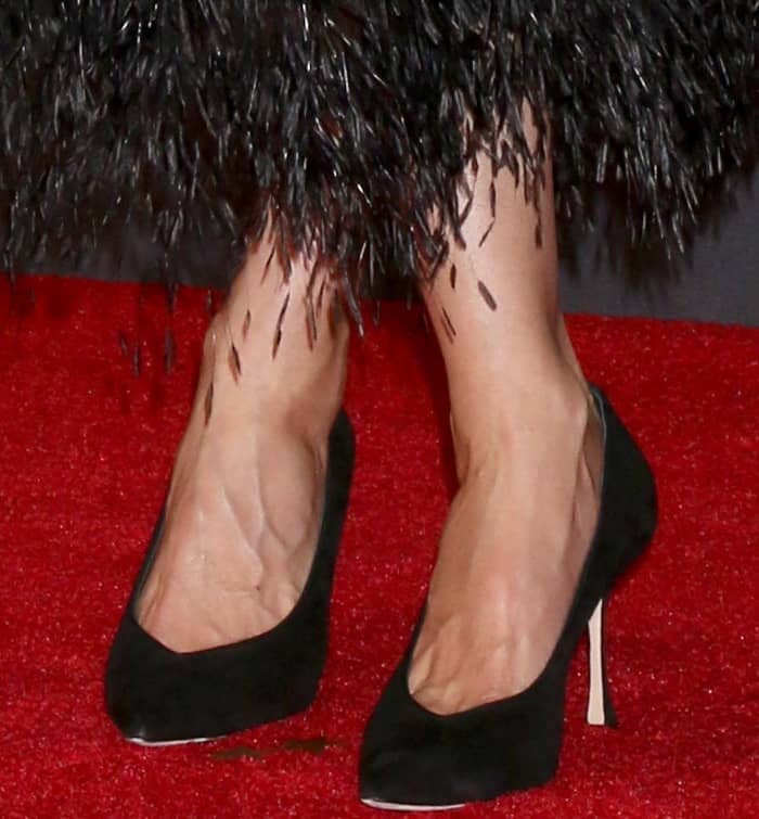 Laura Dern wearing black pointy-toe pumps at the 69th Emmy Awards