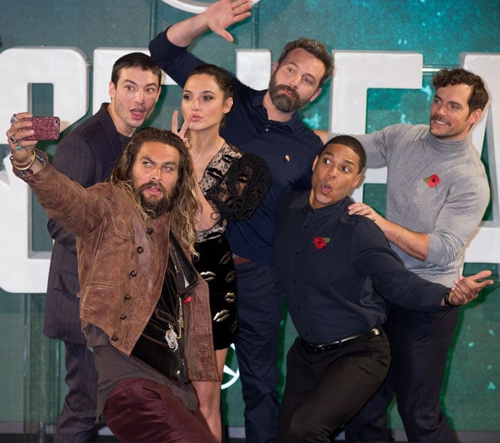 Gal poses with the all-star cast of "Justice League"
