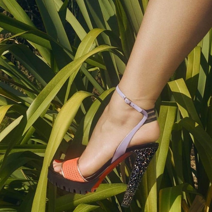 Sandal featuring a sports-inspired sunset mesh toe strap and an elasticated slingback