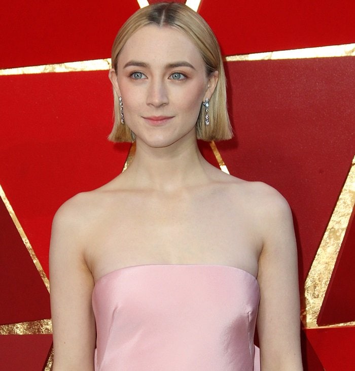 Saoirse Ronan accessorized with Cartier jewelry at the 2018 Oscars