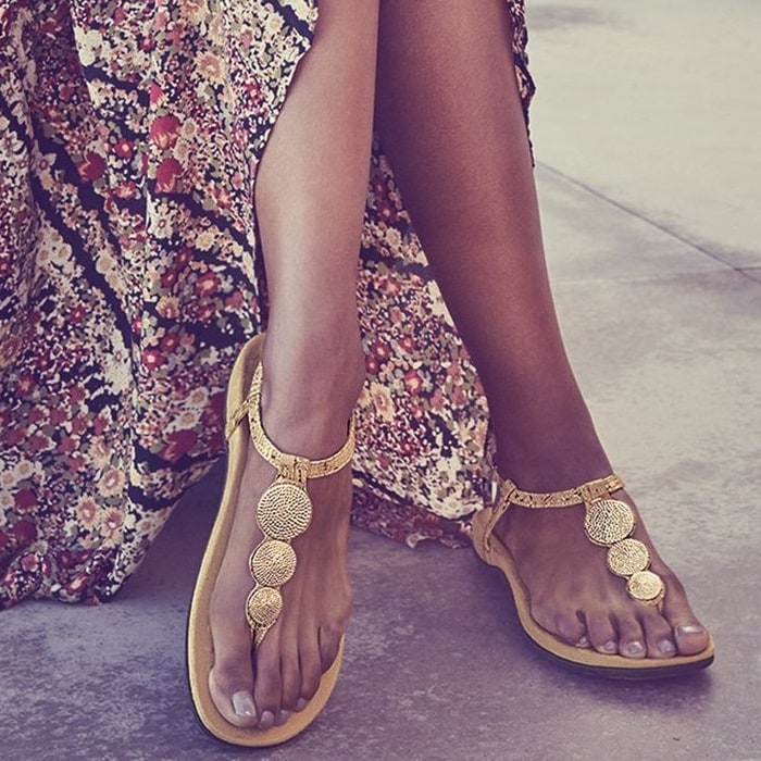 Vionic 'Lizbeth' T-Strap Orthotic Sandals