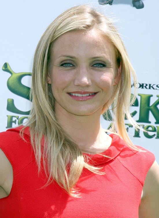Cameron Diaz dazzled in a vermilion Oscar de la Renta wool crepe dress at the Los Angeles premiere of "Shrek Forever After," held at the Gibson Amphitheatre