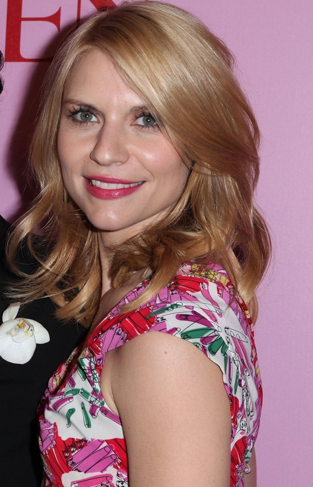 Claire Danes' dress did wonders to her pale skin and strawberry blonde hair