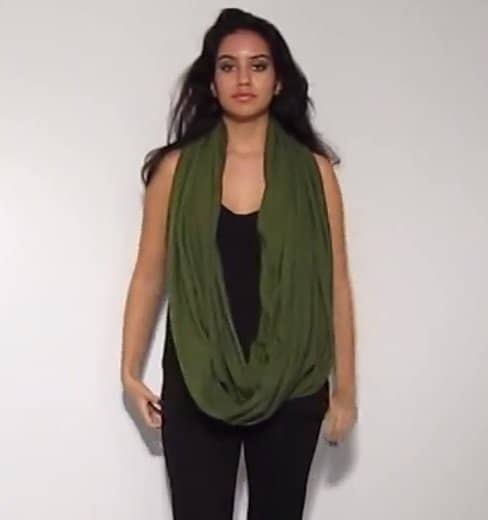 Alexa of Stealing Beauty demonstrates how to wear an infinity scarf the classic way