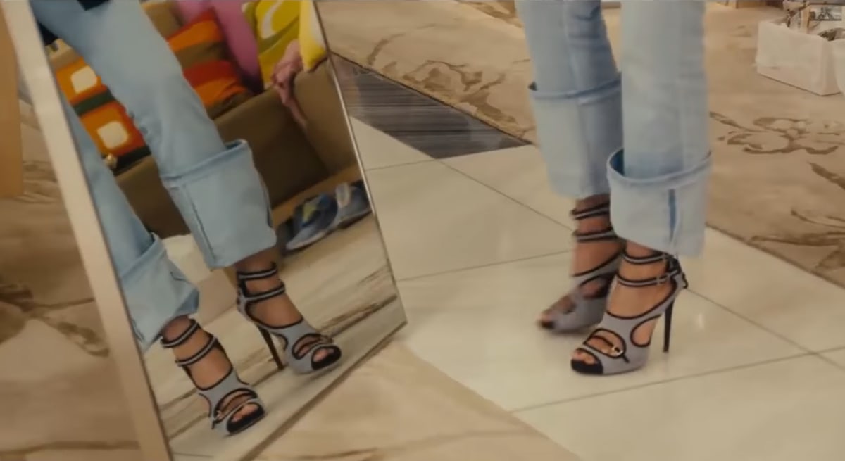 Jennifer Aniston as Katherine Murphy / Devlin Maccabee in Just Go with It tries on grey suede sandals from Tabitha Simmons with black trims