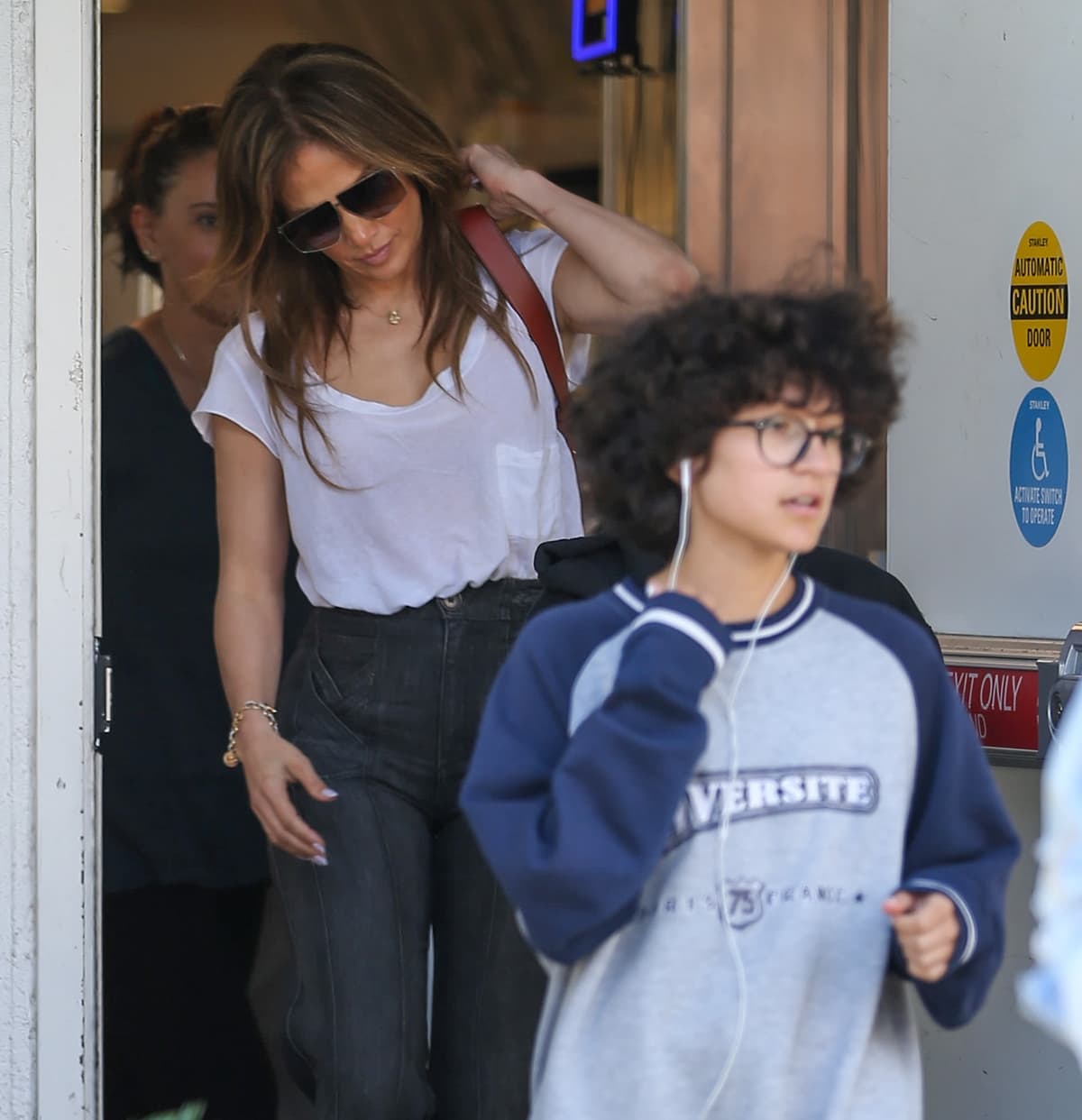 Jennifer Lopez introduced her 14-year-old daughter Emme with gender neutral they/them pronouns