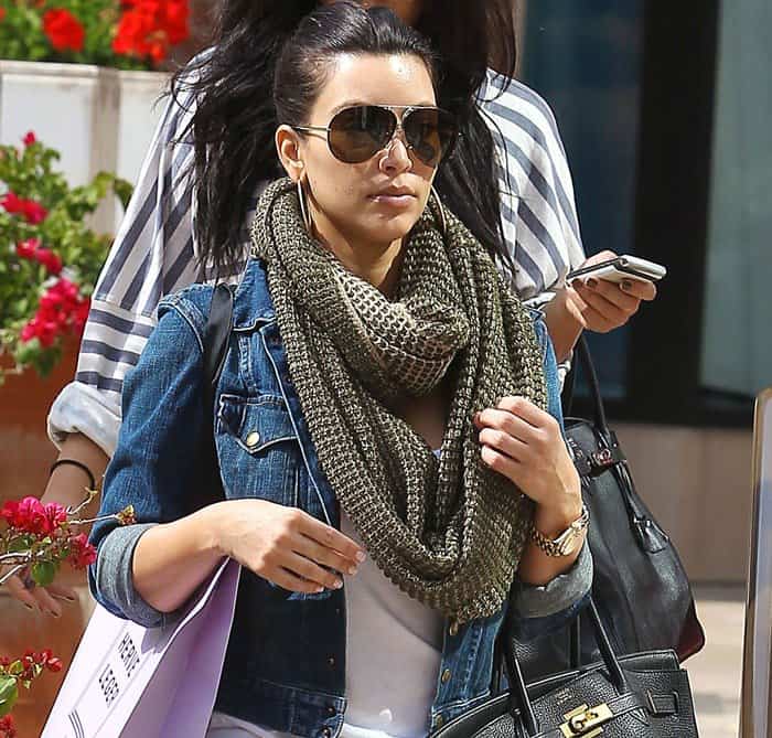 Kim Kardashian rocks Top Gun-ish aviator shades