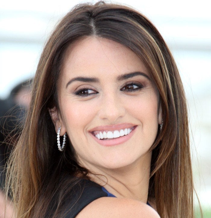 Penelope Cruz seems to have absolutely perfect teeth