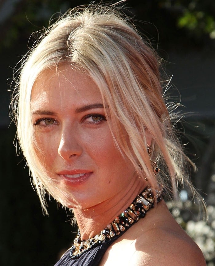 Maria Sharapova's soft blonde locks and minimal makeup highlight her glowing complexion, while her subtle eye makeup enhances her striking hazel eyes at the 2011 ESPY Awards