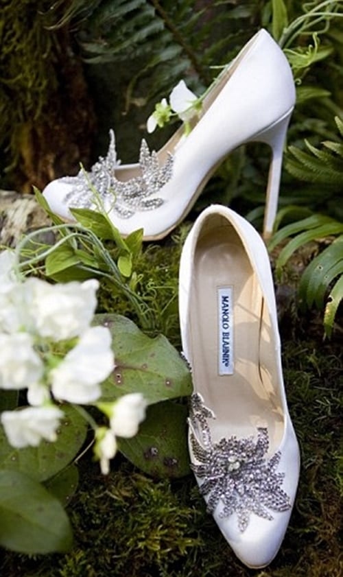 manolo swan pump