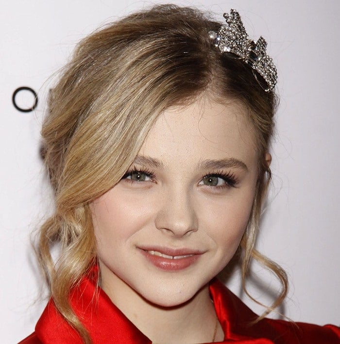 Chloë Grace Moretz's pearl-and-crystal headband