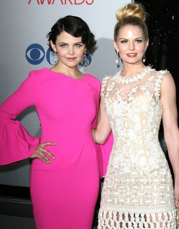 Ginnifer Goodwin and Jennifer Morrison at the 2012 People's Choice Awards