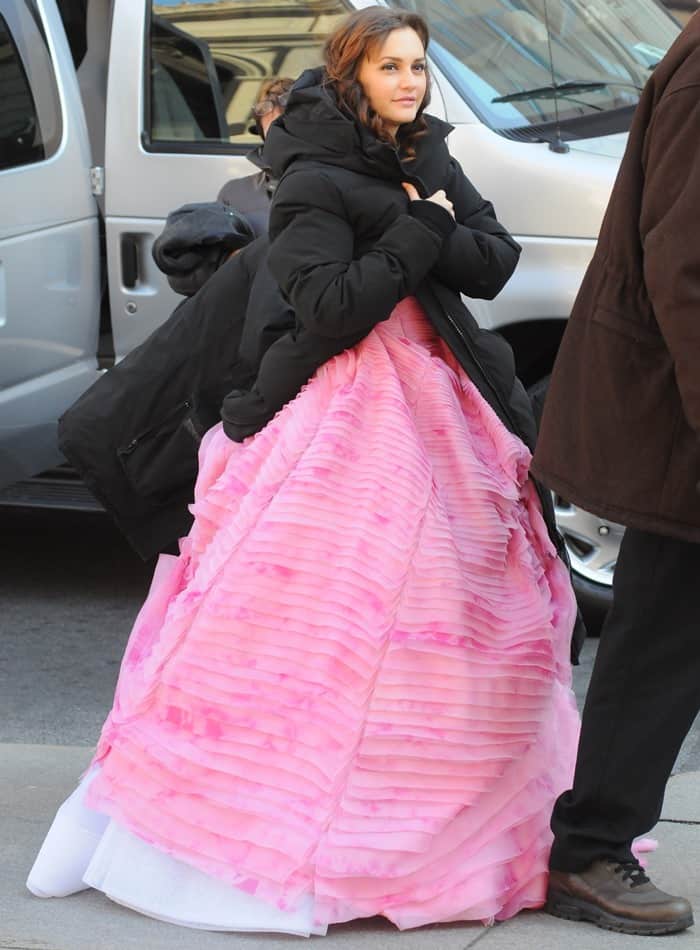 On the set of "Gossip Girl" on February 6, 2012, Leighton Meester was spotted in a stunning pink gown from Oscar de la Renta's Cruise 2012 collection