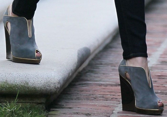 Katherine Heigl's "Maggy 105" cutout wedges from Saint Laurent