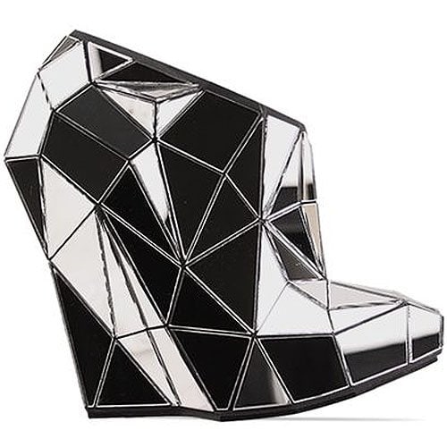 Andreia Chaves invisible shoes