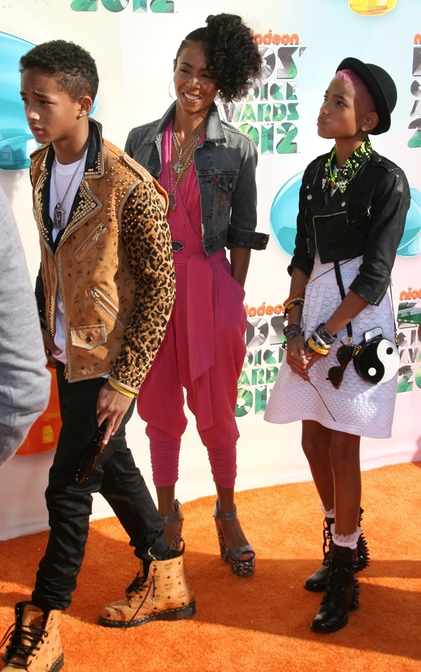 Jada Pinkett Smith, daughter Willow Smith and son Jaden Smith at the 2012 Kids Choice Awards