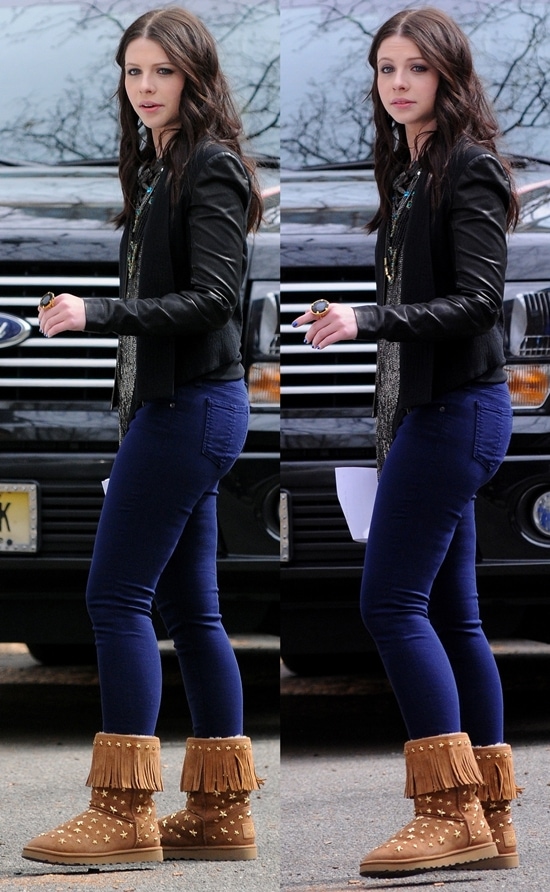 Michelle prioritized comfort, opting for fringed and studded Ugg boots on the set of "Gossip Girl" in New York City
