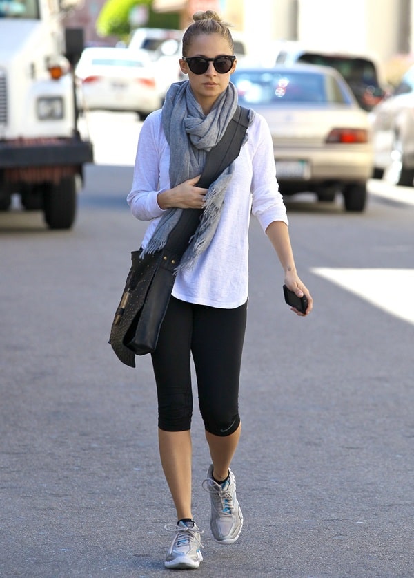 On March 8, 2012, Nicole Richie was spotted leaving the gym, stylishly dressed in Nike Pro Combat Core Tight Capris, paired with her House of Harlow 1960 Devon bag and Carmen sunglasses in black