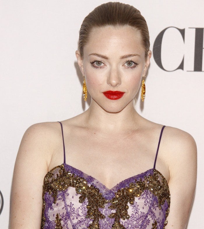 Amanda Seyfried hits the red carpet at the 2012 Tony Awards