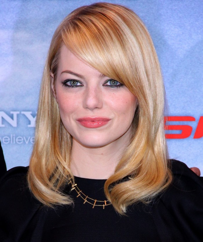 Emma Stone shows off her new blonde hair at the Berlin photo call for "The Amazing Spider-Man"